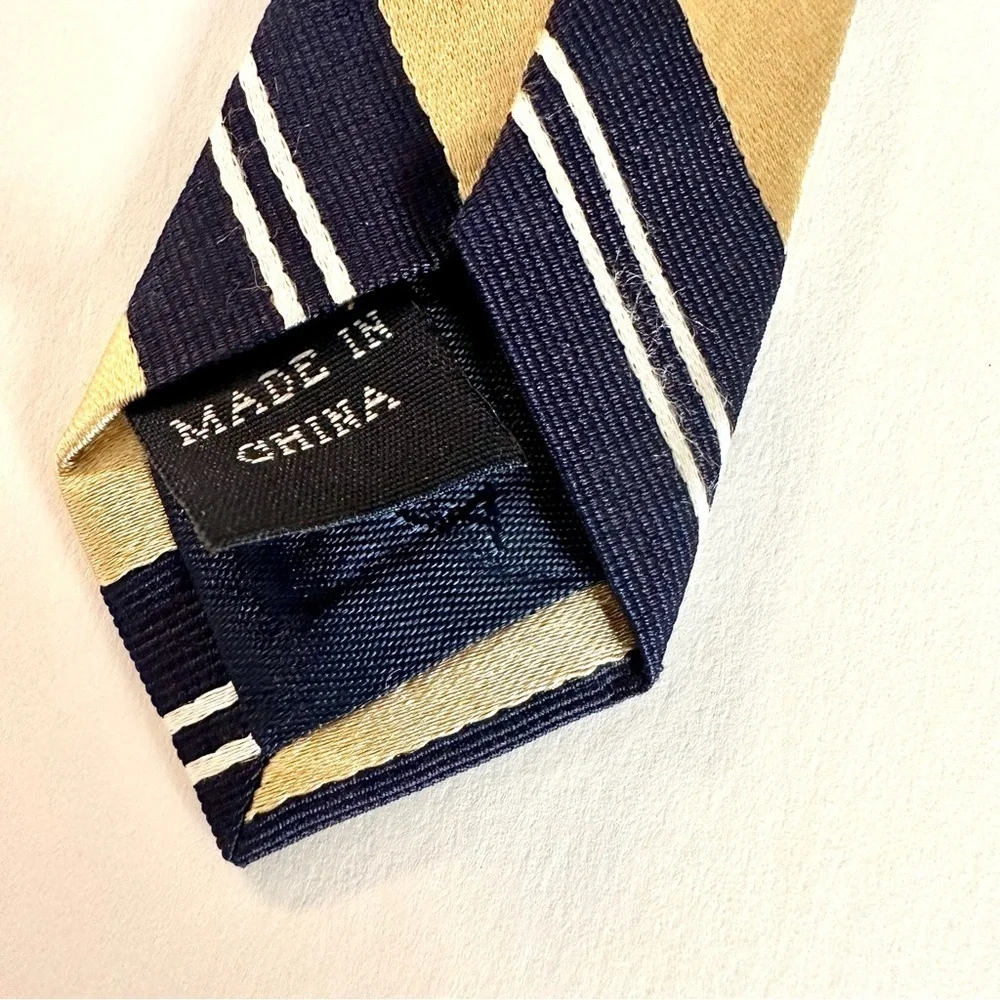 Nautica 100% Silk Men’s Tie Yellow and Navy Blue Size O/S